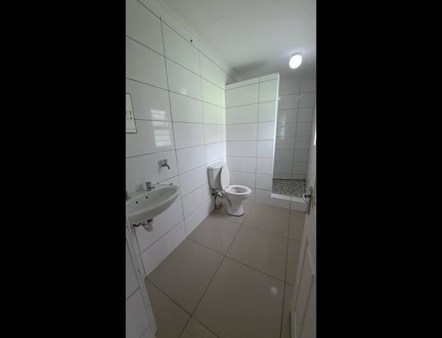 2 BEDROOM PROPERTY TO RENT IN WOODSTOCK